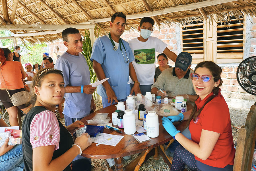 Volunteers in our Medical Missions Saving Lives